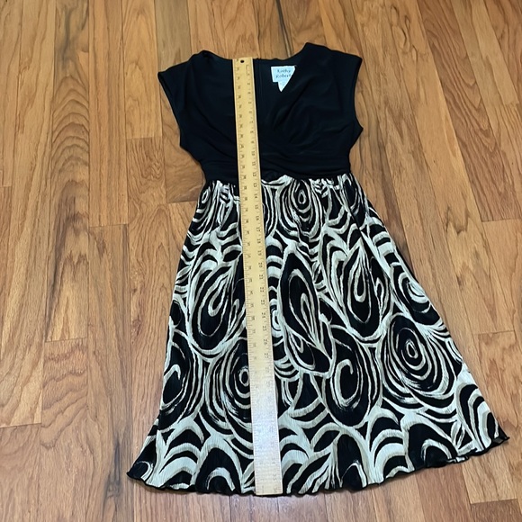 Kathy Roberts Size 10 Petite Dress Black Gold Print Bottom Half Pleated Zipper - Picture 7 of 10